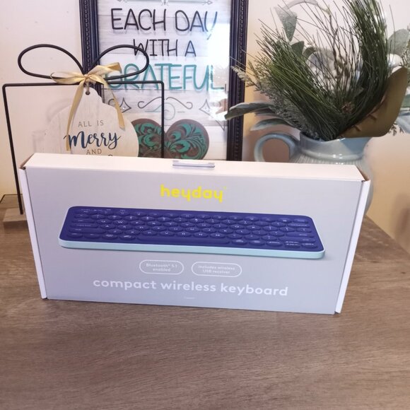 Bluetooth Wireless Keyboard - Picture 8 of 8